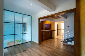 Sapphire Business Suites